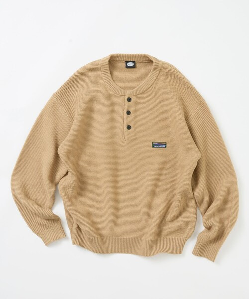 Button Henley Pullover Sweater – Classic Style Meets Everyday Comfort.